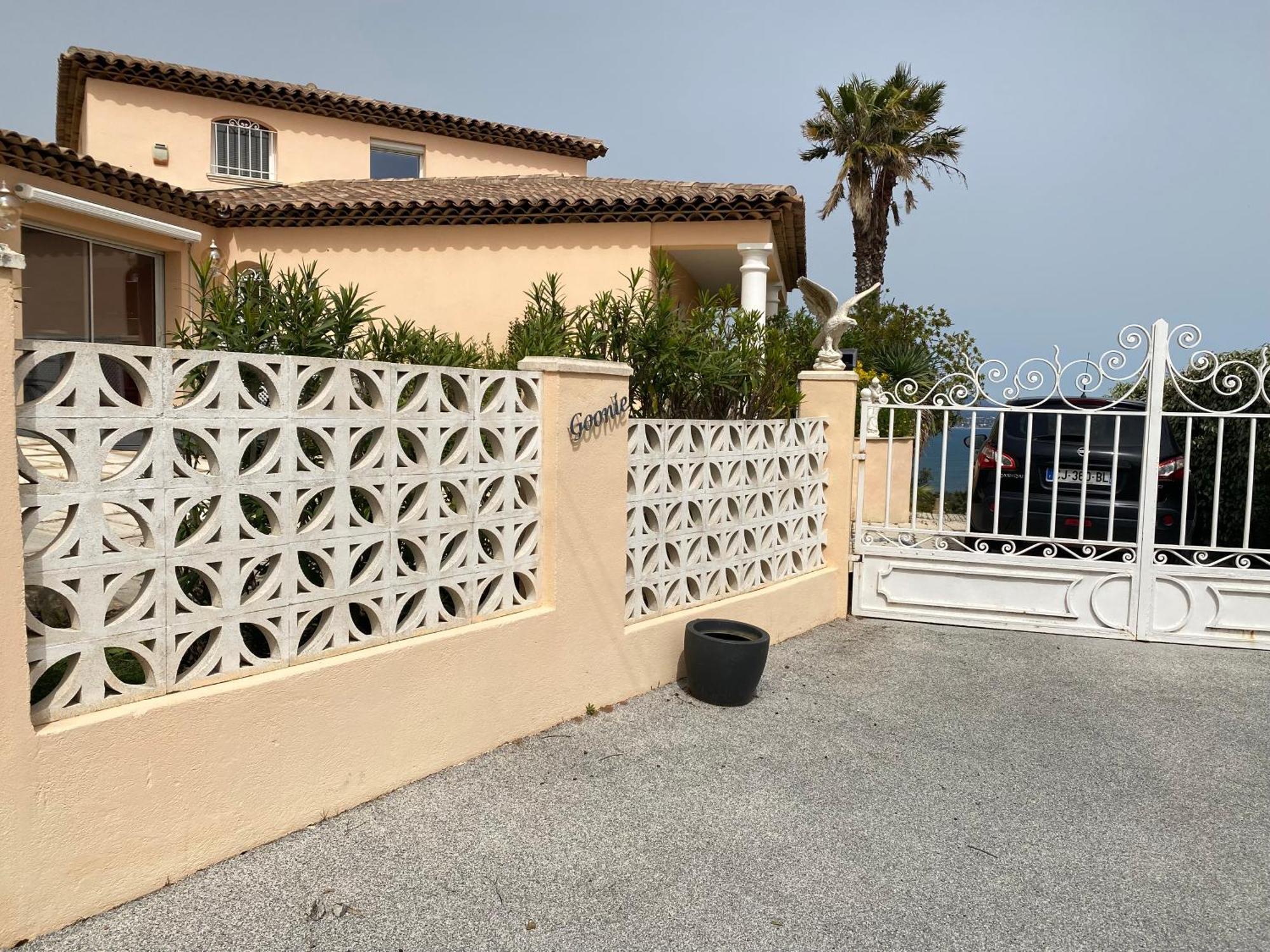 Villa Goonie Les Issambres Bagian luar foto